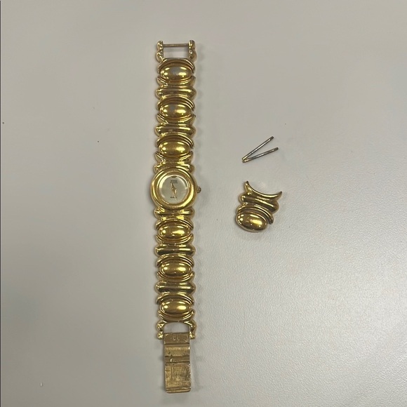 Anne Klein Jewelry - Anne Klein Gold Tone heavy Watch with Extra Links / vintage
